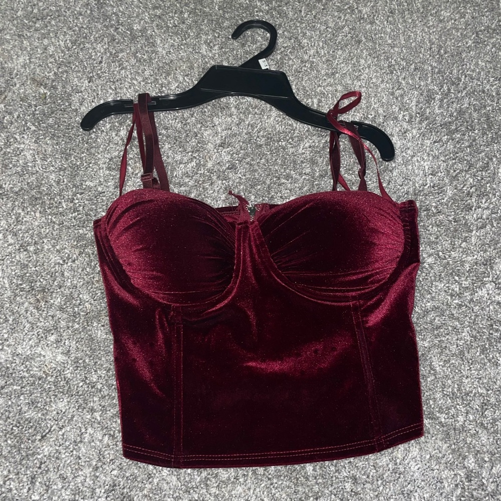 RED BODYCON TOP VERY CROPPED SIZE SMALL